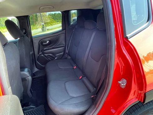 Certified 2022 Jeep Renegade Sport AWD/4WD image 34