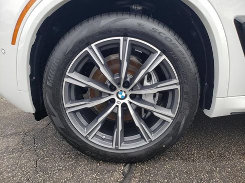 New 2026 BMW X5 xDrive40i w/ M Sport Package AWD/4WD image 12