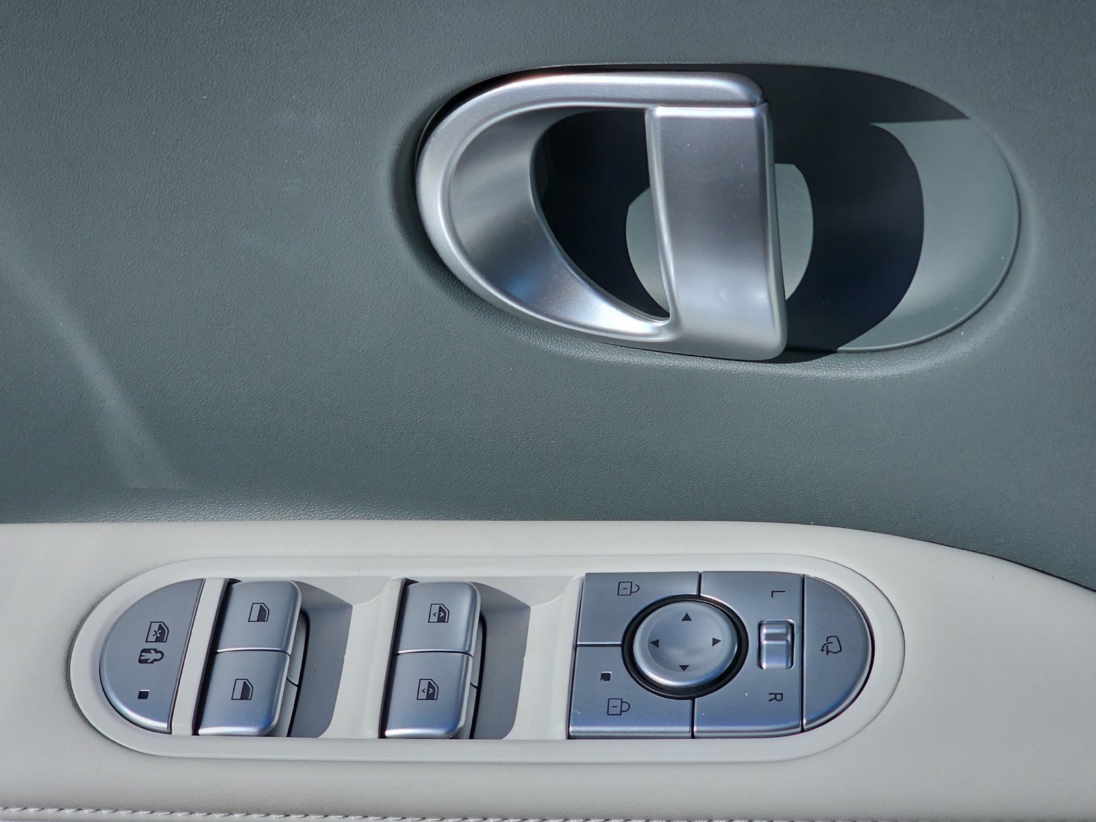 Certified 2024 Hyundai Ioniq 5 Limited RWD image 33
