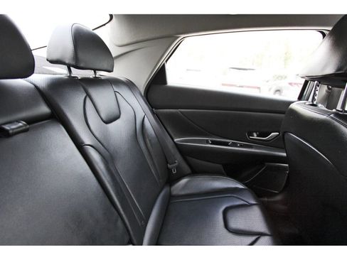 Used 2025 Hyundai Elantra Limited FWD image 14