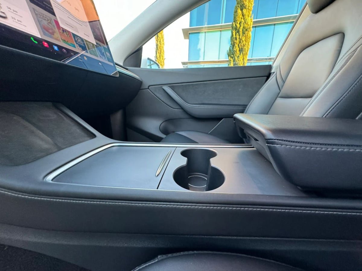 Used 2023 Tesla Model Y Long Range AWD/4WD image 46