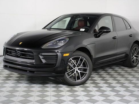 New 2026 Porsche Macan image 1