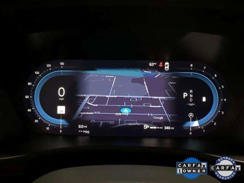 Used 2025 Volvo XC40 B5 Plus image 9