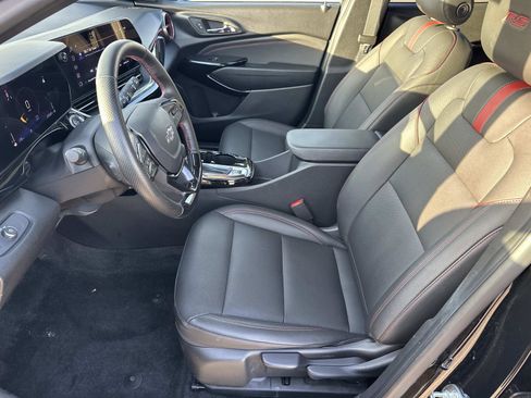 Certified 2024 Chevrolet Trax RS w/ Driver Confidence Package image 18