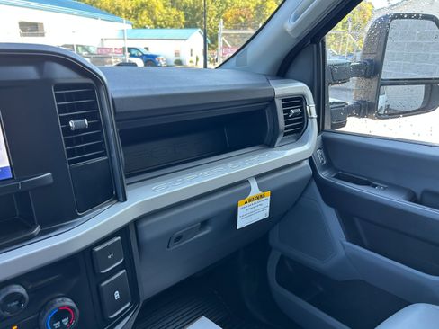 New 2026 Ford F550 4x4 Crew Cab image 51