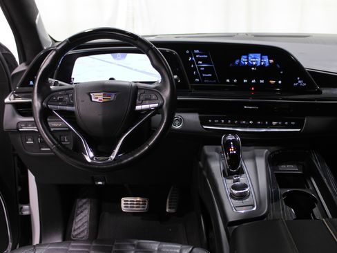 Certified 2023 Cadillac Escalade ESV V image 2