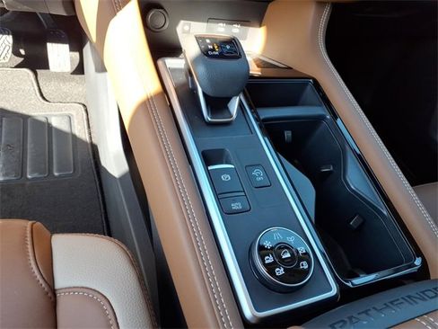 New 2026 Nissan Pathfinder Platinum image 14