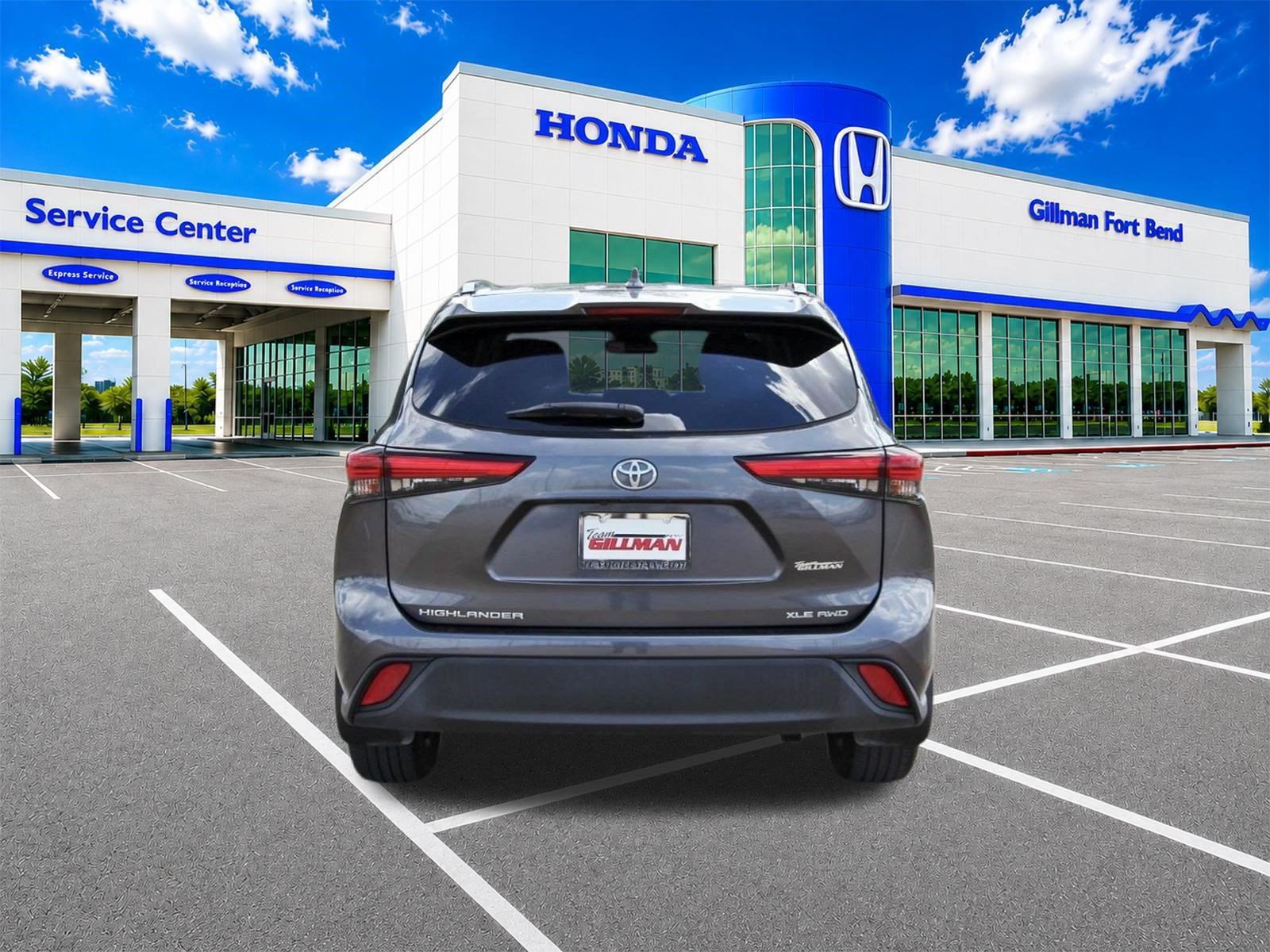 Used 2020 Toyota Highlander XLE AWD/4WD image 6
