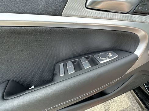 Used 2026 Genesis G70 2.5T Prestige RWD image 19