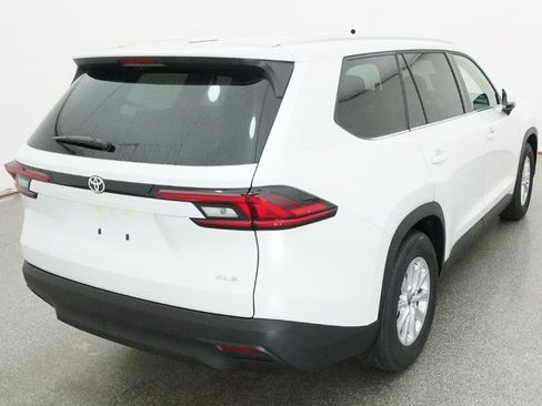 New 2026 Toyota Grand Highlander FWD image 11