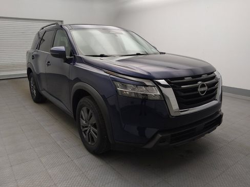 Used 2022 Nissan Pathfinder SV FWD image 13