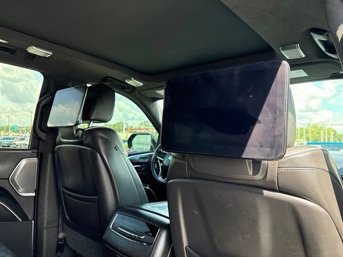 Used 2021 Cadillac Escalade ESV Premium Luxury Platinum AWD/4WD image 7