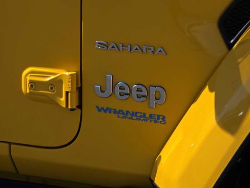 Used 2021 Jeep Wrangler Unlimited Sahara image 11