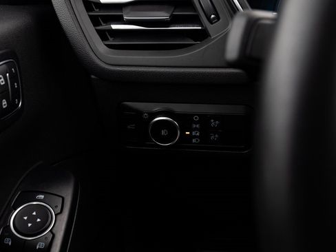 Used 2024 Ford Escape Platinum image 13