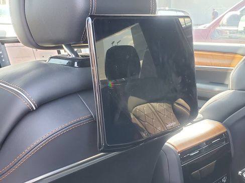 Used 2025 Jeep Grand Wagoneer L Series III w/ Rear Seat Video Group 1 AWD/4WD image 28