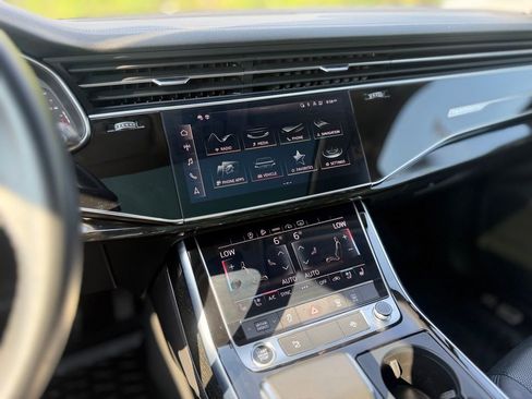 Used 2023 Audi Q7 3.0T Premium Plus w/ Premium Plus Package AWD/4WD image 18