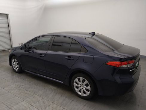 Used 2022 Toyota Corolla LE FWD image 3
