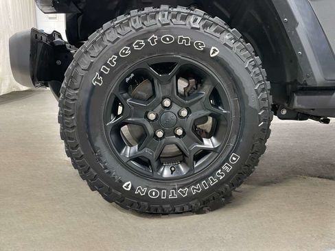 Used 2023 Jeep Wrangler Unlimited w/ Sun & Screen Package AWD/4WD image 6
