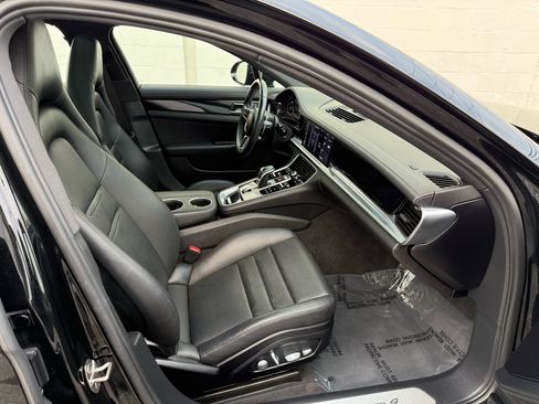 Used 2019 Porsche Panamera 4 image 30