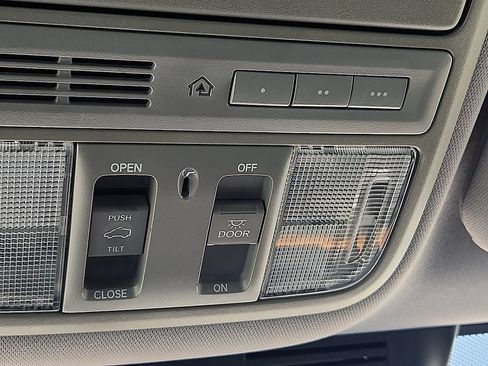 Used 2021 Honda CR-V EX-L image 9