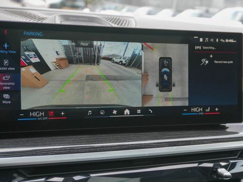 Certified 2025 BMW X7 M60i image 20