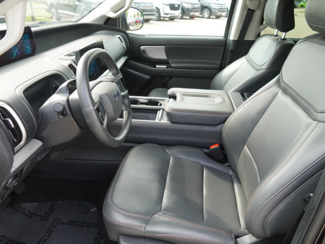 Used 2025 Ford Expedition Active AWD/4WD image 21