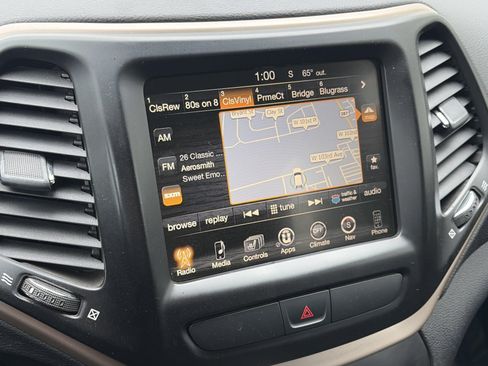 Used 2017 Jeep Cherokee Limited AWD/4WD image 21