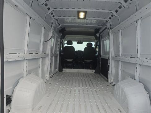 Used 2025 RAM ProMaster 3500 w/ Convenience Group image 21