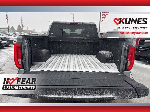 Used 2025 GMC Sierra 1500 SLT image 15