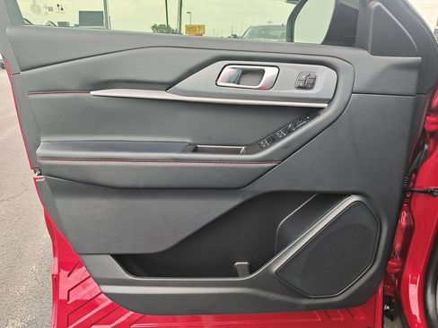 Used 2026 Ford Explorer ST-Line w/ ST-Line Street Pack AWD/4WD image 12