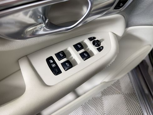 Used 2023 Volvo XC90 T8 Ultimate image 21