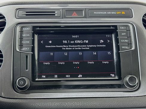 Used 2017 Volkswagen Tiguan Limited w/ Premium Package AWD/4WD image 15