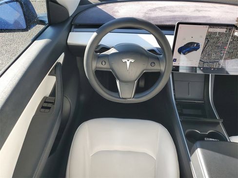 Used 2020 Tesla Model Y Long Range image 10