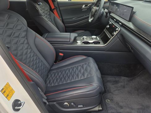 Used 2025 Genesis GV80 3.5T image 32