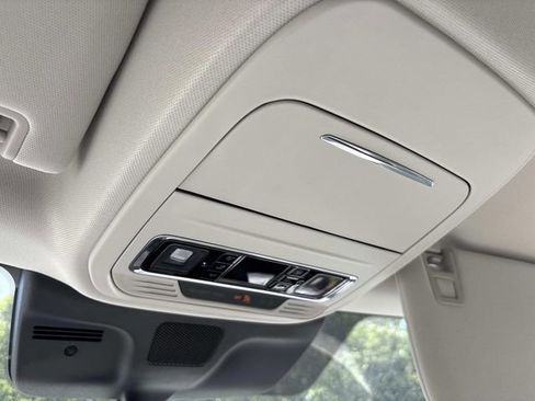New 2026 Lincoln Navigator L Premier AWD/4WD image 31