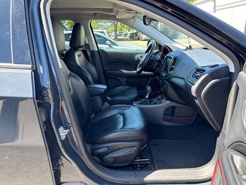 Used 2017 Jeep Compass Trailhawk w/ Leather Interior Group AWD/4WD image 9