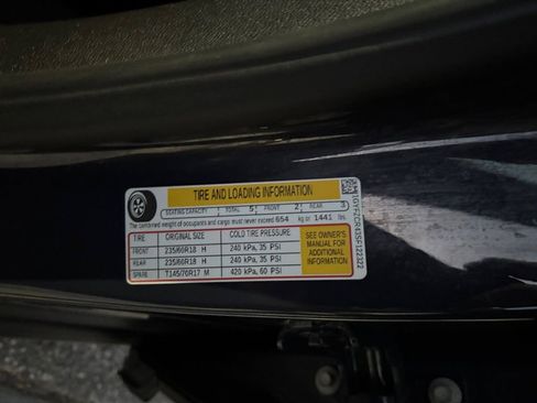 Used 2025 Cadillac XT4 Premium Luxury image 38