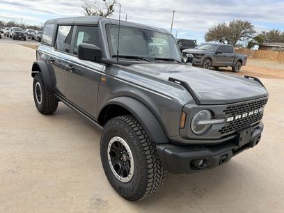 New 2025 Ford Bronco Badlands w/ Sasquatch Package