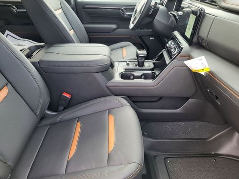 New 2026 GMC Sierra 1500 AT4 w/ AT4 Premium Package AWD/4WD image 10