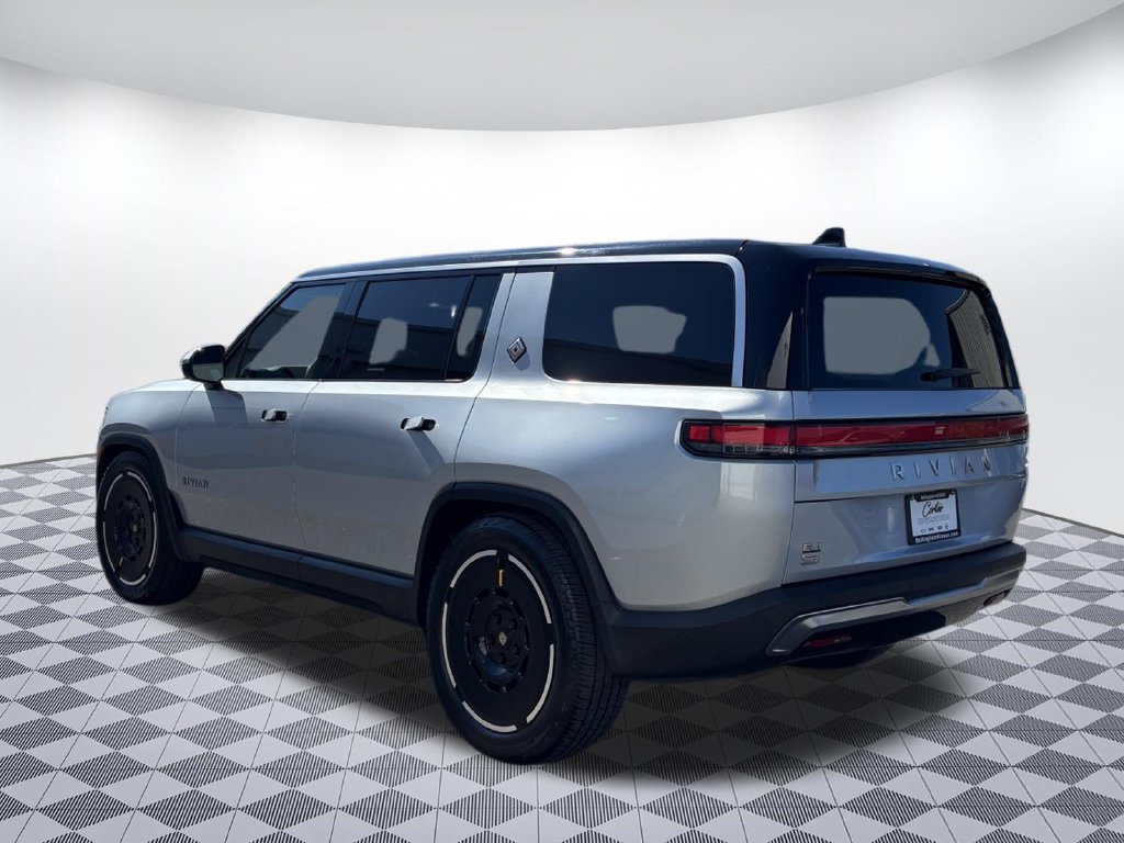 Used 2025 Rivian R1S Adventure Dual AWD/4WD image 5