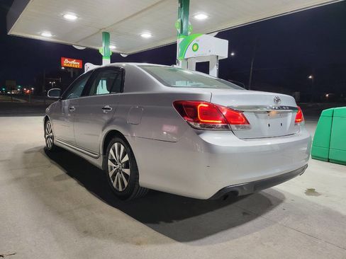 Used 2011 Toyota Avalon Limited FWD image 4