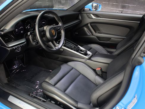Used 2022 Porsche 911 Carrera image 30
