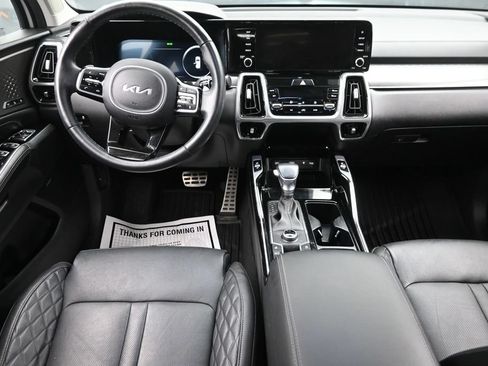 Used 2023 Kia Sorento SX AWD/4WD image 16