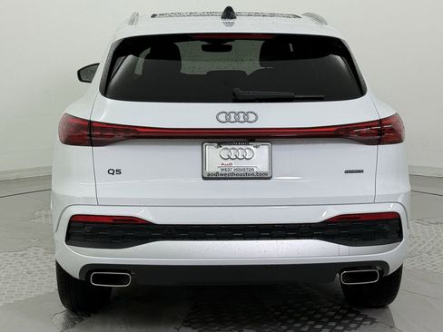 Used 2025 Audi Q5 Premium w/ Convenience Package image 8