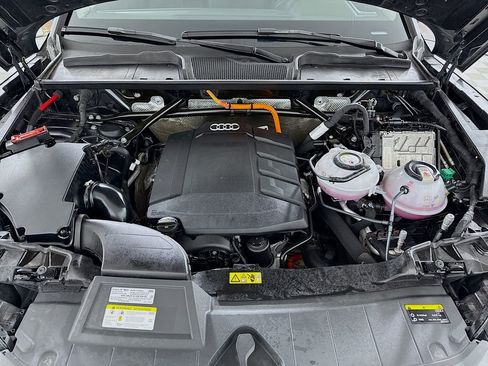 Used 2021 Audi Q5 e Premium Plus w/ Premium Plus Package image 30