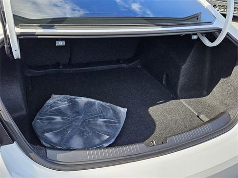 Used 2022 Chevrolet Malibu LT image 13