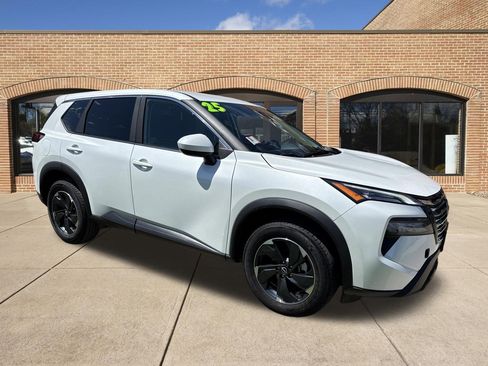Used 2025 Nissan Rogue SV AWD/4WD image 1