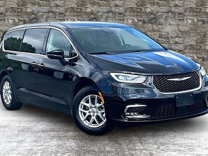 Used 2024 Chrysler Pacifica Touring-L