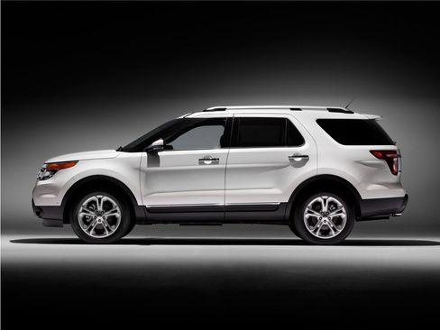 Used 2014 Ford Explorer XLT w/ Equipment Group 202A AWD/4WD image 1