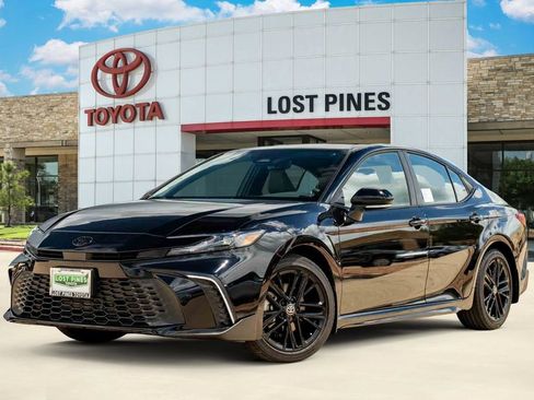 New 2026 Toyota Camry SE FWD image 1